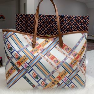 Tory Burch kerrington square tote